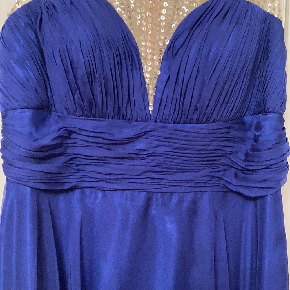 Dress - Picture 6 of 7
